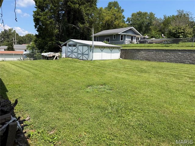 3330 Elm Street, St Charles, MO 63301