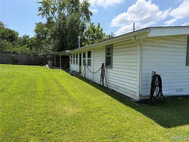 3330 Elm Street, St Charles, MO 63301