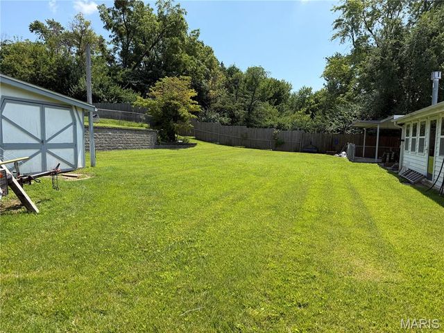 3330 Elm Street, St Charles, MO 63301