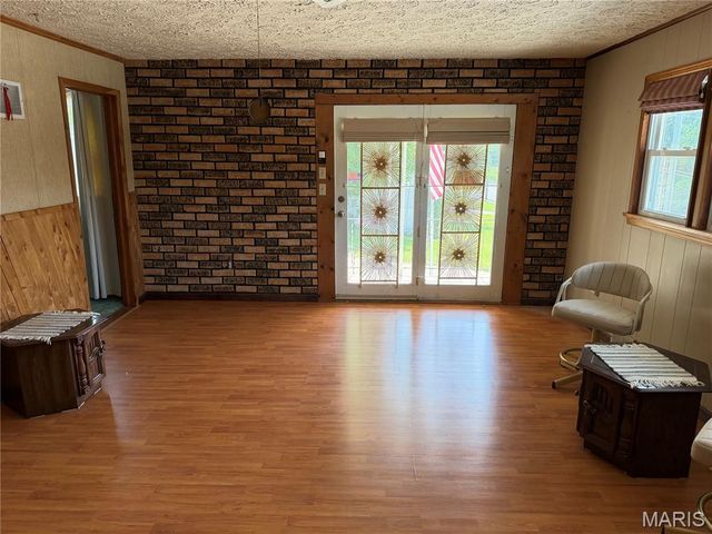 3330 Elm Street, St Charles, MO 63301