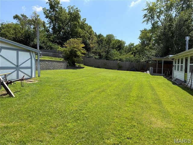 3330 Elm Street, St Charles, MO 63301