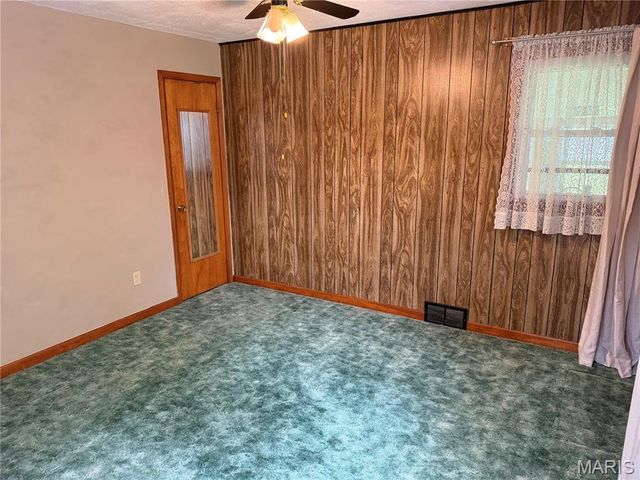 3330 Elm Street, St Charles, MO 63301