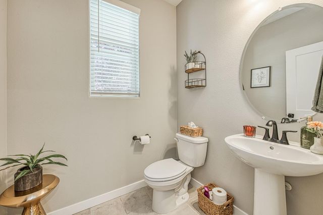 738 Katelyn Avenue, Madera, CA 93636