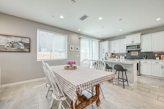 738 Katelyn Avenue, Madera, CA 93636