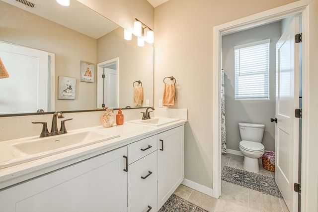 738 Katelyn Avenue, Madera, CA 93636