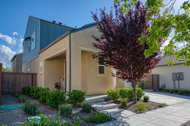 738 Katelyn Avenue, Madera, CA 93636