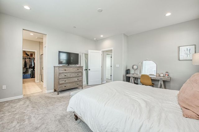 738 Katelyn Avenue, Madera, CA 93636