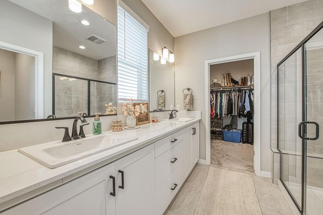738 Katelyn Avenue, Madera, CA 93636