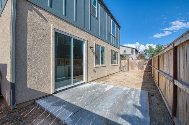 738 Katelyn Avenue, Madera, CA 93636