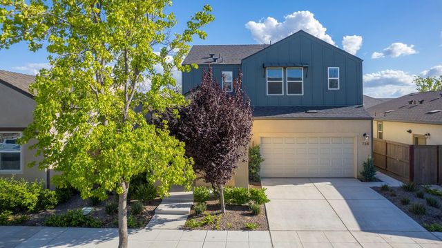 738 Katelyn Avenue, Madera, CA 93636