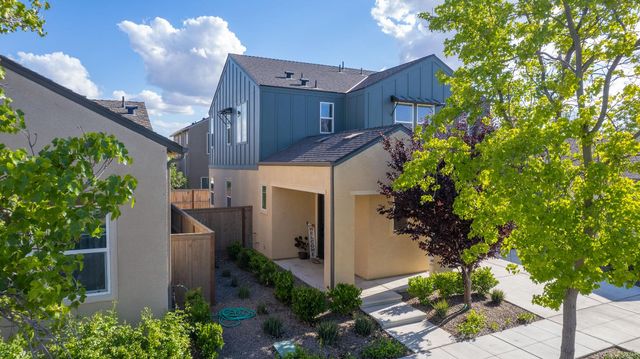 738 Katelyn Avenue, Madera, CA 93636