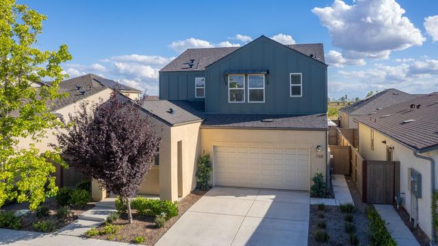 738 Katelyn Avenue, Madera, CA 93636