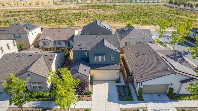 738 Katelyn Avenue, Madera, CA 93636