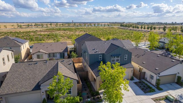 738 Katelyn Avenue, Madera, CA 93636