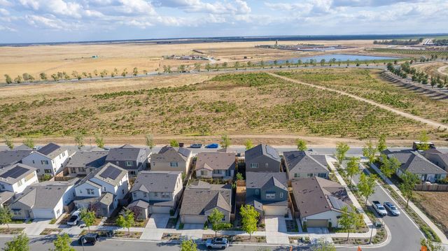 738 Katelyn Avenue, Madera, CA 93636