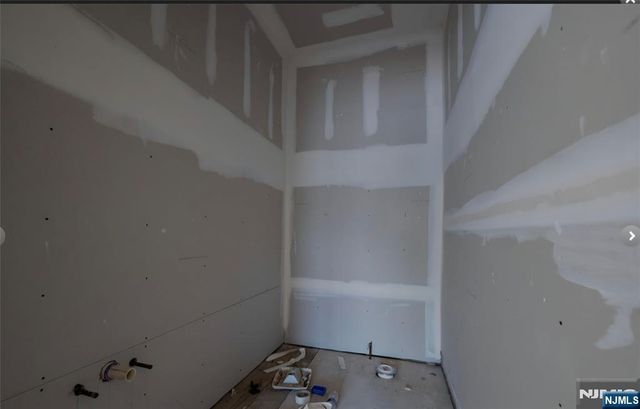 286 Queen Anne, Teaneck, NJ 07666