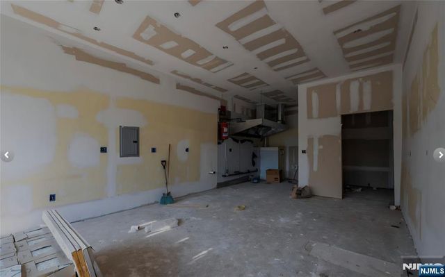 286 Queen Anne, Teaneck, NJ 07666