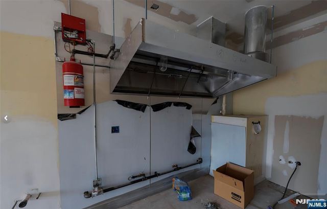 286 Queen Anne, Teaneck, NJ 07666