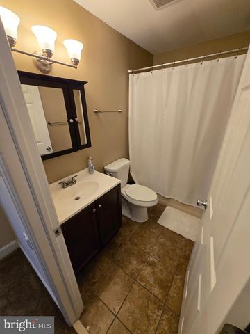 10 CARAVEL CT, Atlantic City, NJ 08401