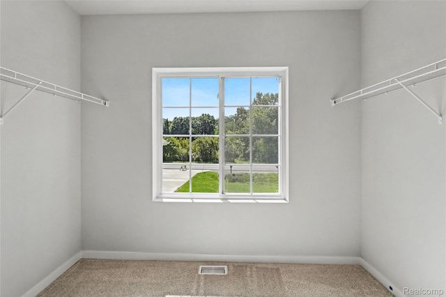 5528 Lahring Road, Fenton Charter Township, MI 48451