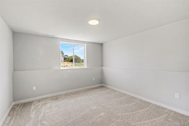 5528 Lahring Road, Fenton Charter Township, MI 48451