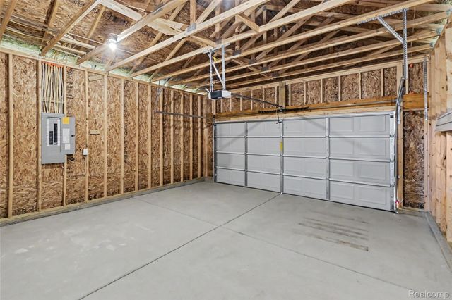 5528 Lahring Road, Fenton Charter Township, MI 48451