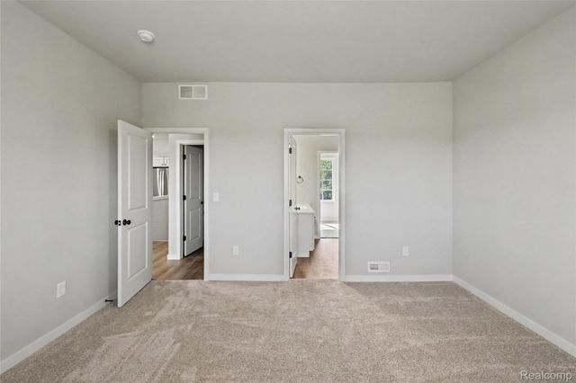 5528 Lahring Road, Fenton Charter Township, MI 48451