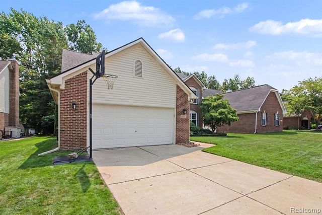 22507 Fawn Road, Brownstown, MI 48183