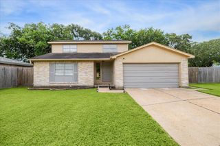 202 Woodvale Drive, League City, TX 77573