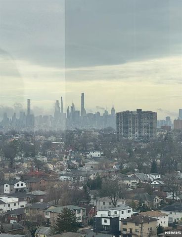 1265 15th Street 17A, Fort Lee, NJ 07024