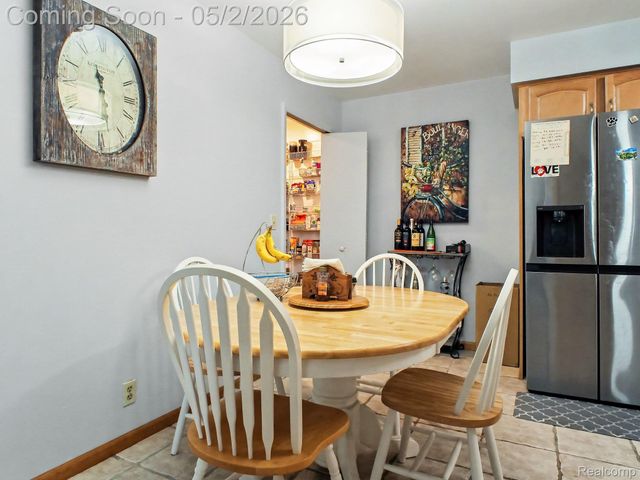 4488 Thorntree Drive, Burton, MI 48509