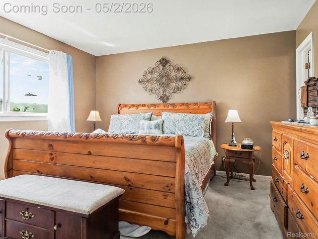 4488 Thorntree Drive, Burton, MI 48509