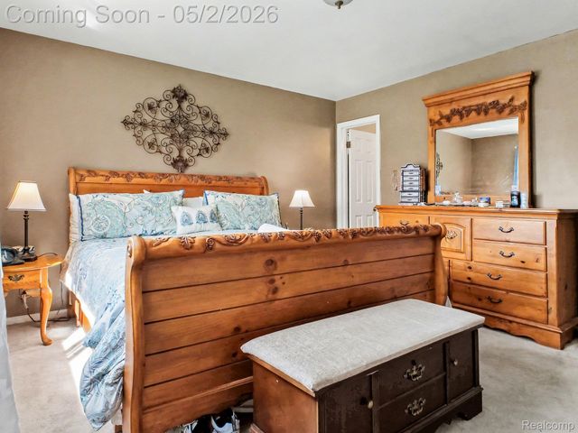 4488 Thorntree Drive, Burton, MI 48509