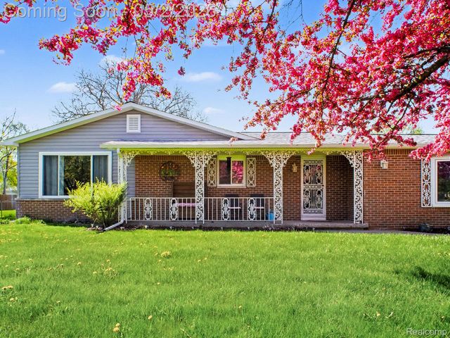 4488 Thorntree Drive, Burton, MI 48509