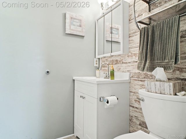 4488 Thorntree Drive, Burton, MI 48509