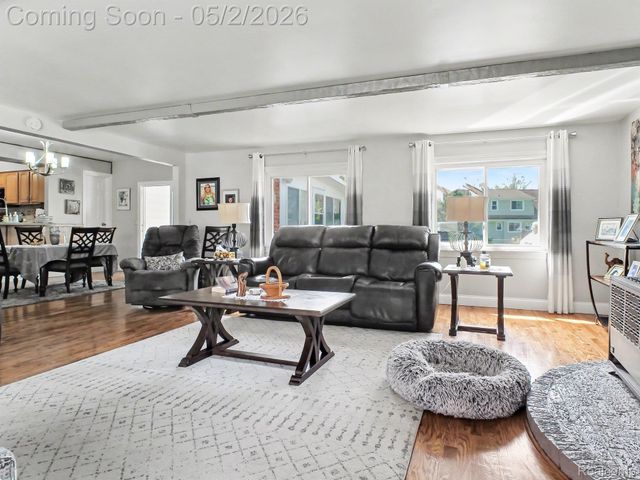 4488 Thorntree Drive, Burton, MI 48509