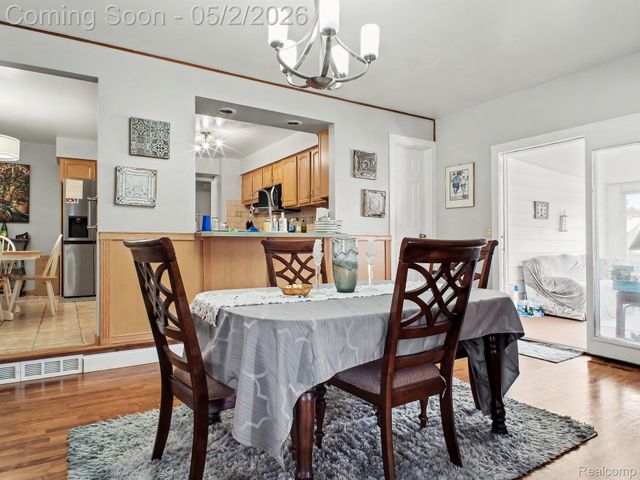 4488 Thorntree Drive, Burton, MI 48509