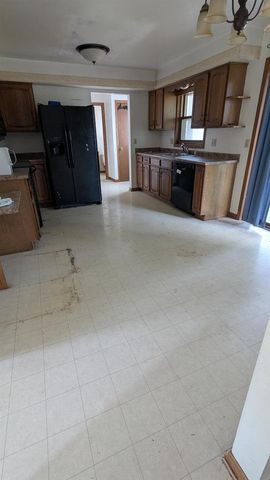 1530 Meadowlark Drive, Janesville, WI 53546