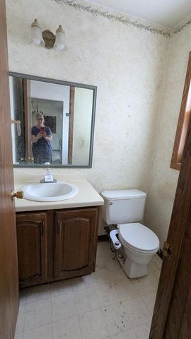 1530 Meadowlark Drive, Janesville, WI 53546