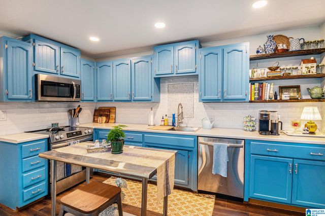 1703 RUSHTON STREET, Gardendale, AL 35071