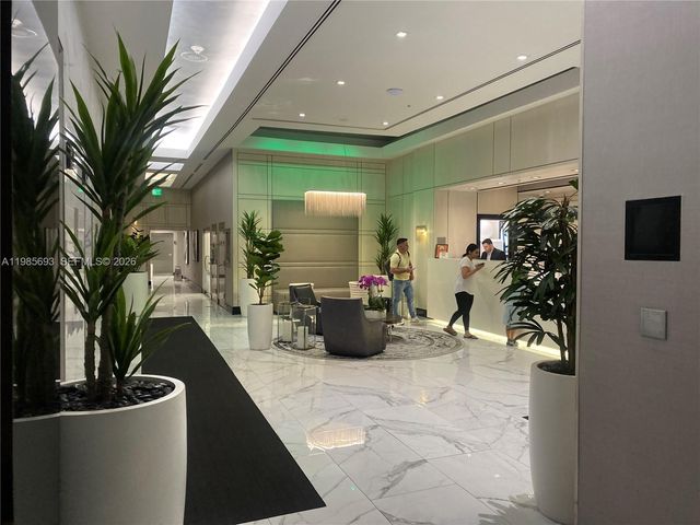 185 SE 14th Ter 1905, Miami, FL 33131