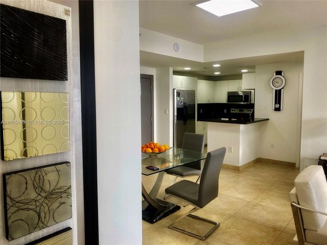 185 SE 14th Ter 1905, Miami, FL 33131