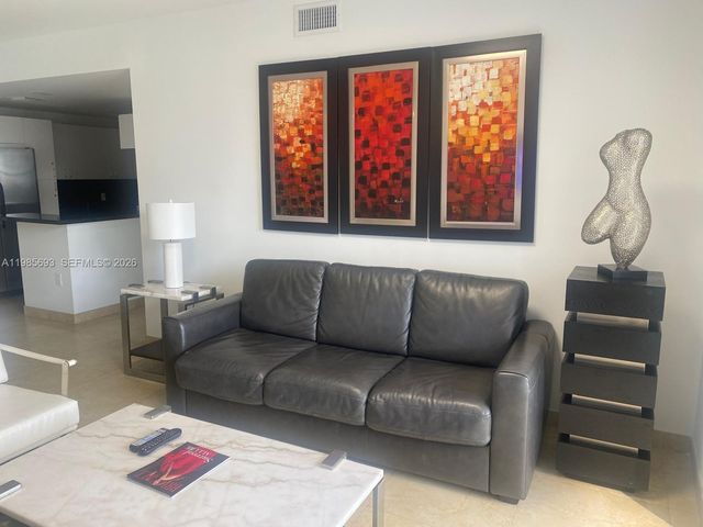 185 SE 14th Ter 1905, Miami, FL 33131