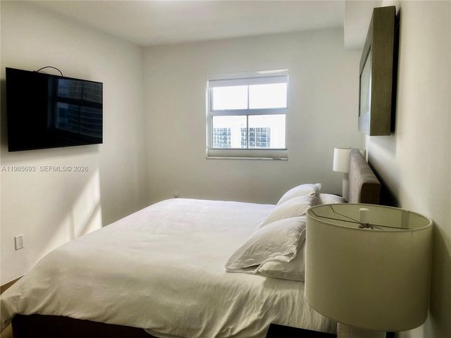 185 SE 14th Ter 1905, Miami, FL 33131