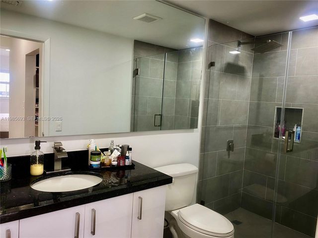 185 SE 14th Ter 1905, Miami, FL 33131