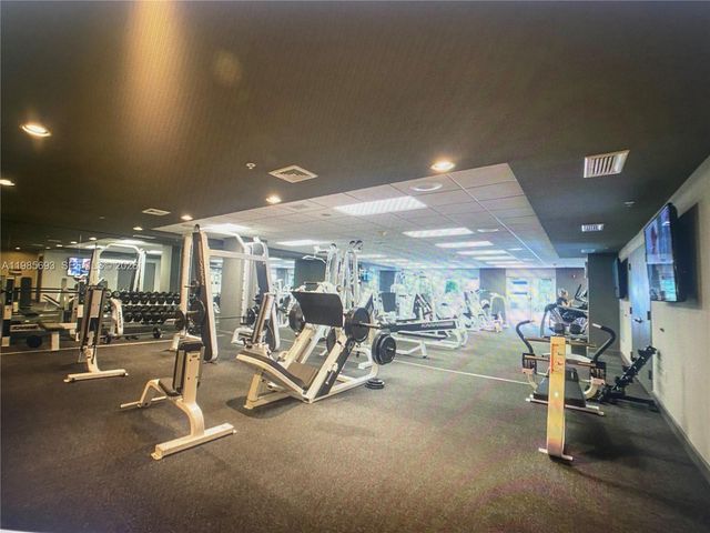 185 SE 14th Ter 1905, Miami, FL 33131