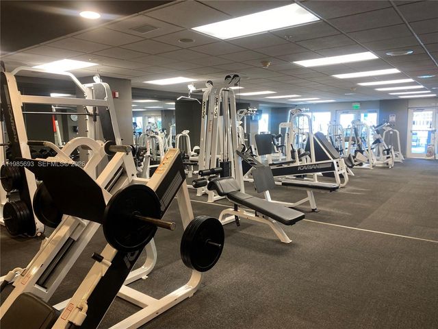 185 SE 14th Ter 1905, Miami, FL 33131