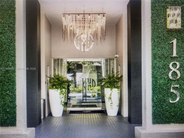 185 SE 14th Ter 1905, Miami, FL 33131