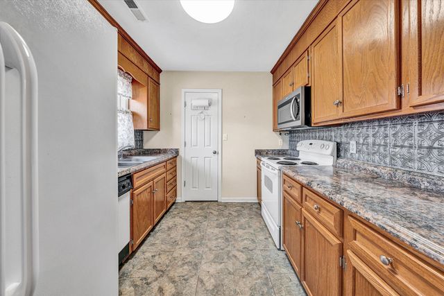 1060 Kesler Mill RD, Salem, VA 24153