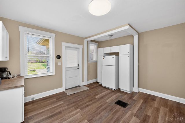 1586 W Galbraith Road, North College Hill, OH 45231